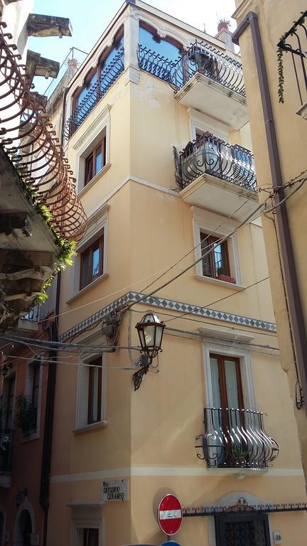 דירות Taormina Rainbow House מראה חיצוני תמונה
